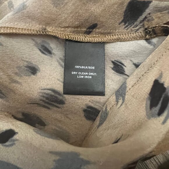 NEW Lafayette 148 Izzie Leopard 100% Silk Blouse Agave Size Medium NWT - Picture 7 of 7
